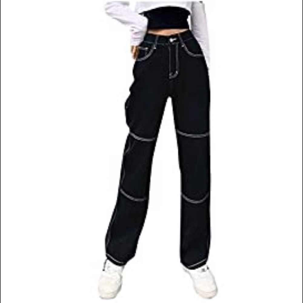 Y2K black women’s high-waisted wide-legged jeans